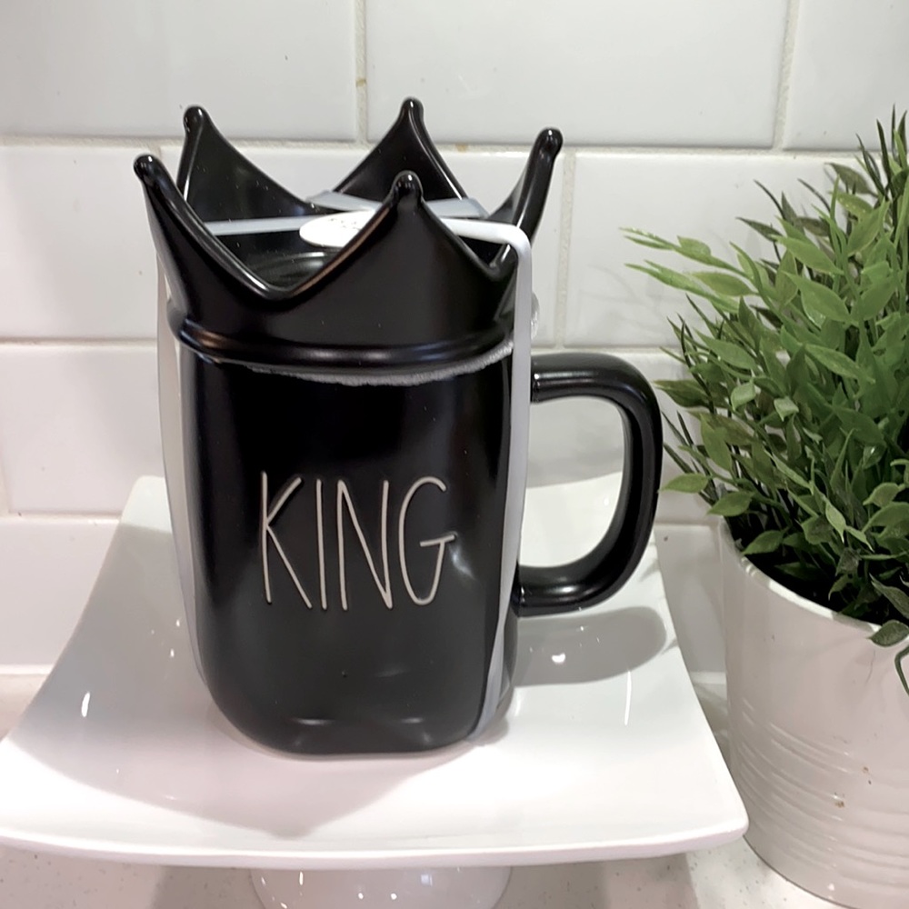 Rae Dunn King Topper Mug